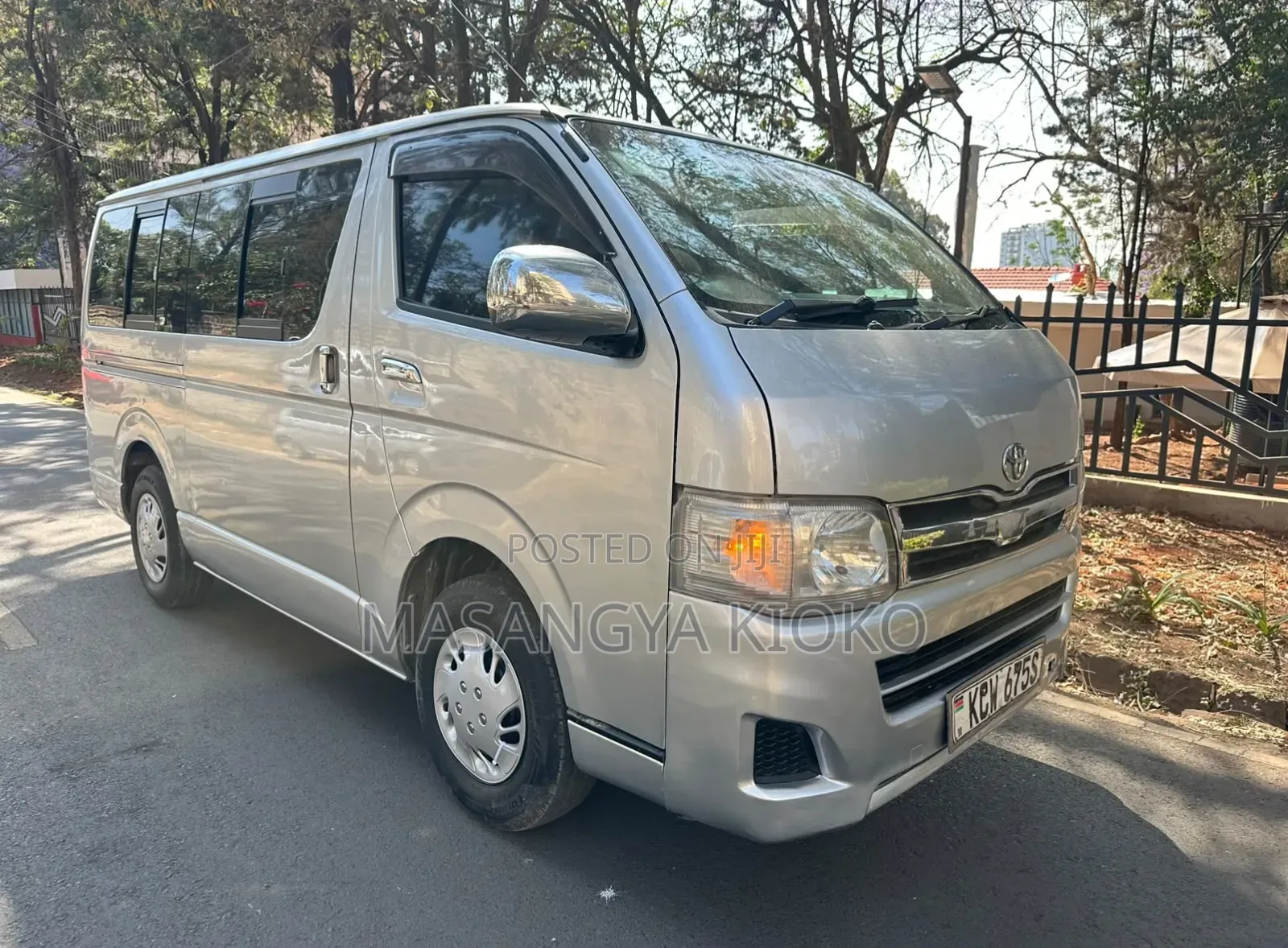Toyota HiAce 2013 White