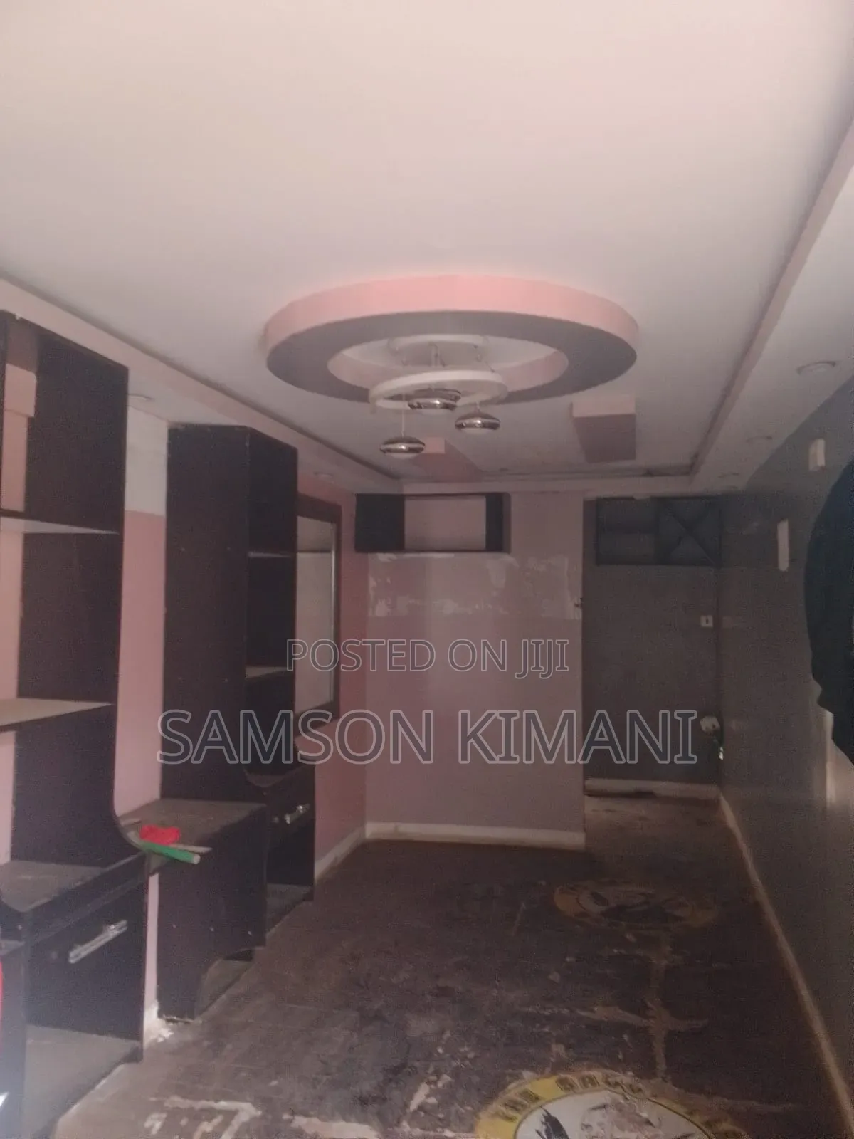 Container With Saloon/Kinyozi