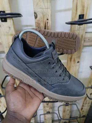 Right Man Casual