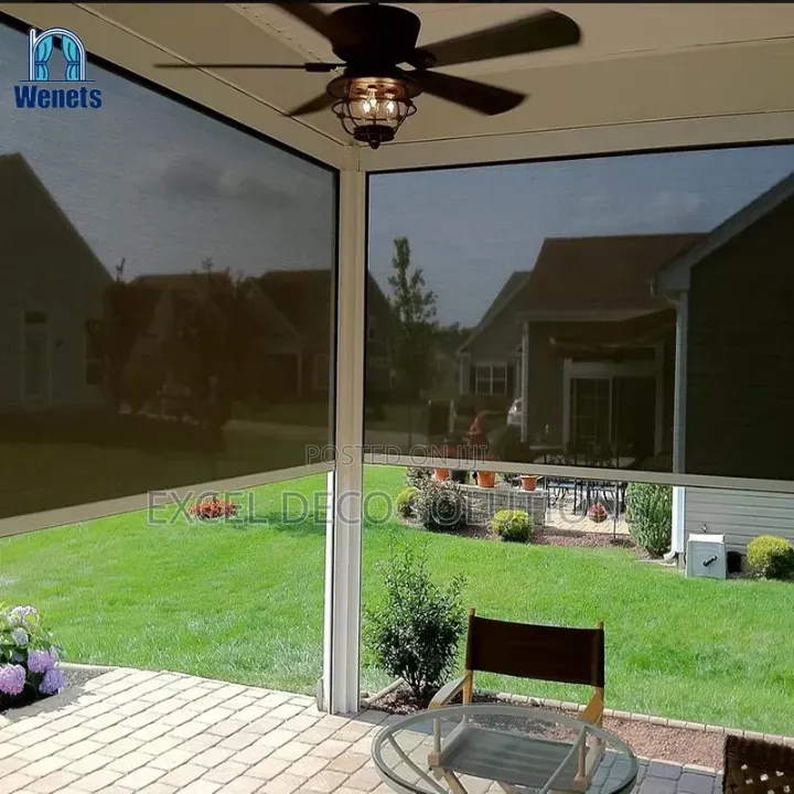Roller Sunscreen Blinds for Comfortable Daylight and Privacy Control