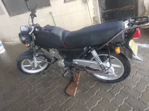 Honda CB 2018 Red