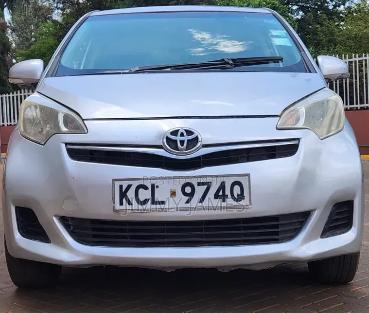 Toyota Ractis 2011 Silver