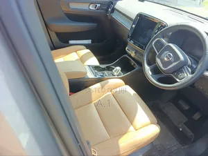 Volvo XC40 2019 Gold