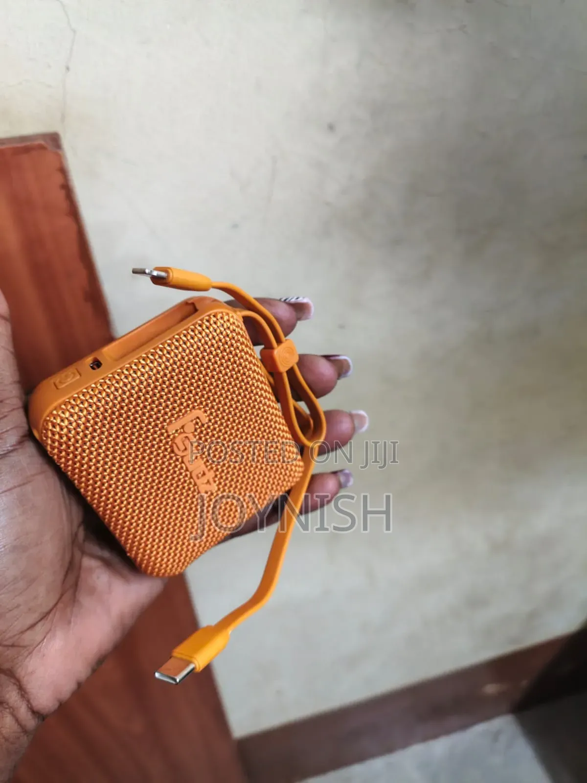 Power Bank Built in Cable