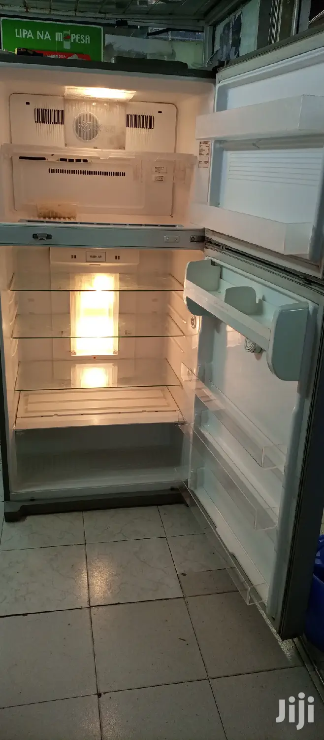 650L LG Fridge