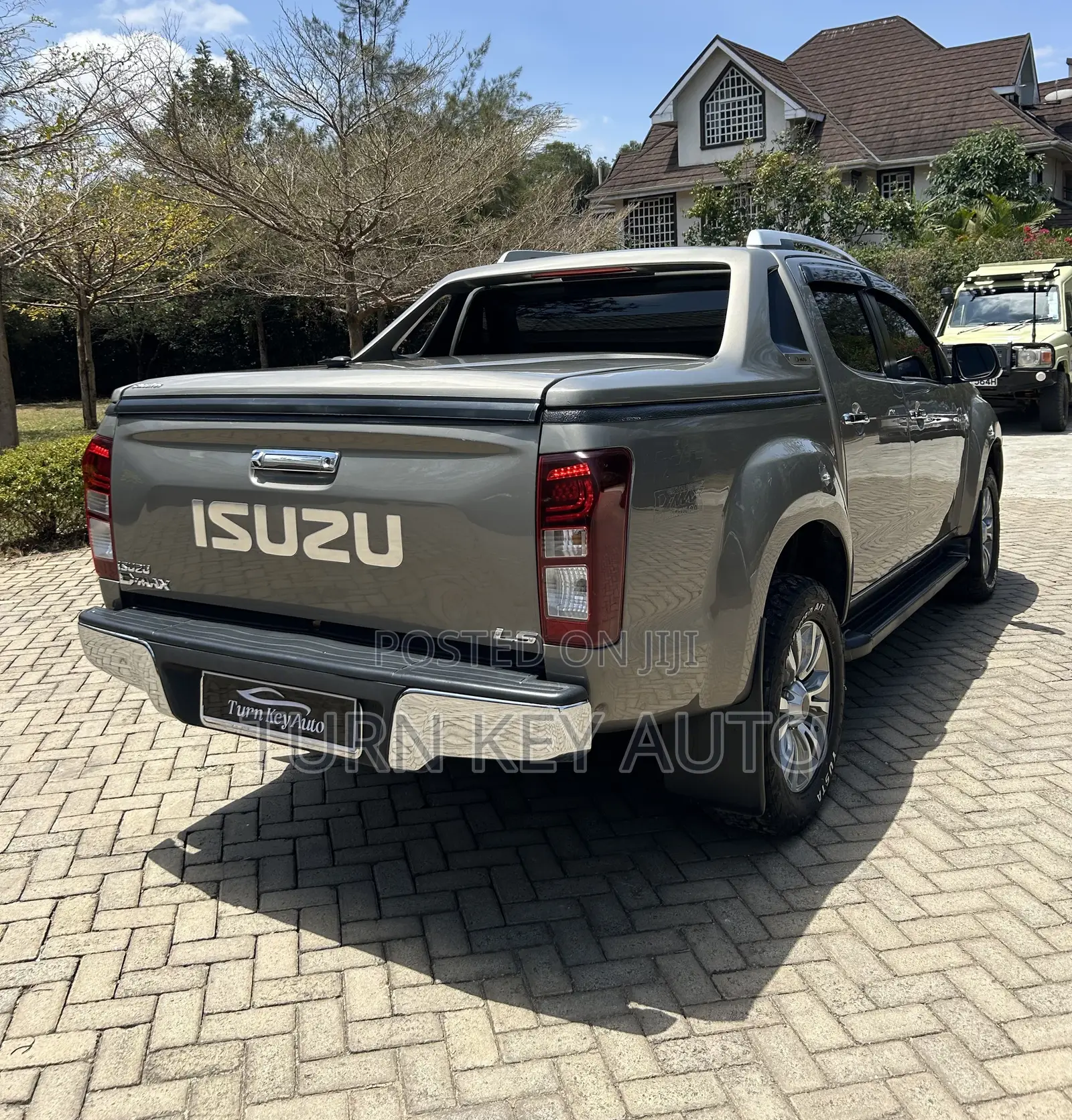 Isuzu D-MAX 2024 Gray
