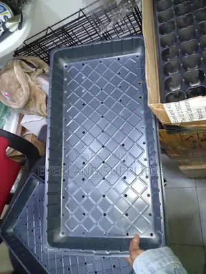 High-Quality Hydroponic Drainage Trays - With Holes