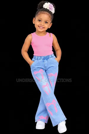Girls’ 2-Piece Set* *Fashionable Top + Hipstar*