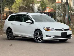 Volkswagen Golf 2019 White