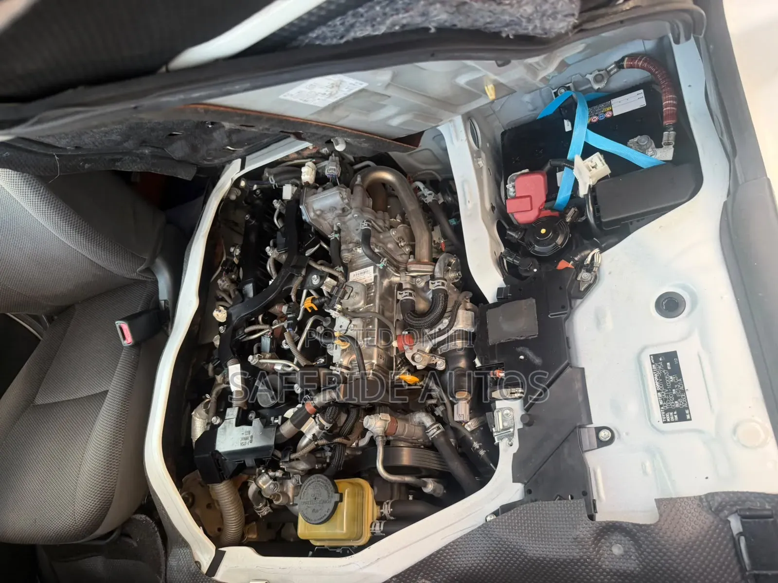 Toyota HiAce 2019 White