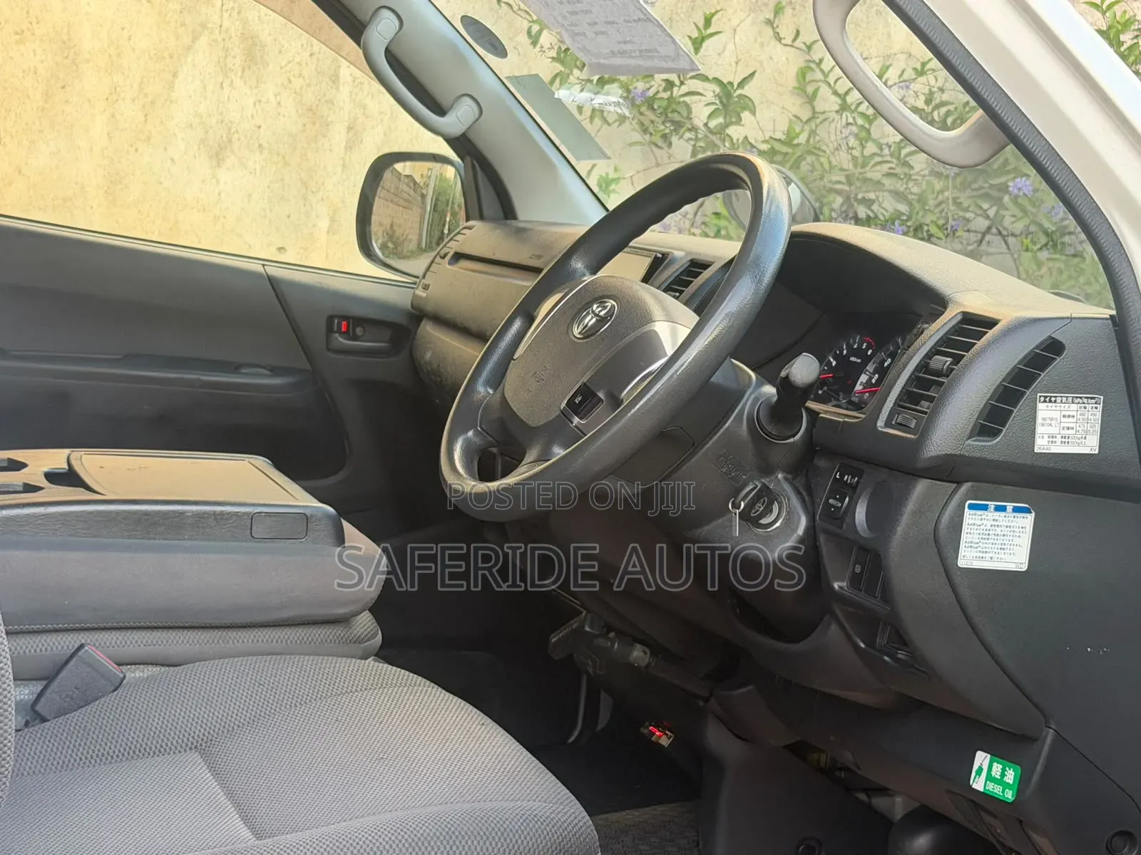 Toyota HiAce 2019 White