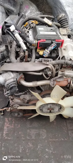 Engine Yd25 Nv350