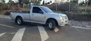 Isuzu D-MAX 2010 Silver