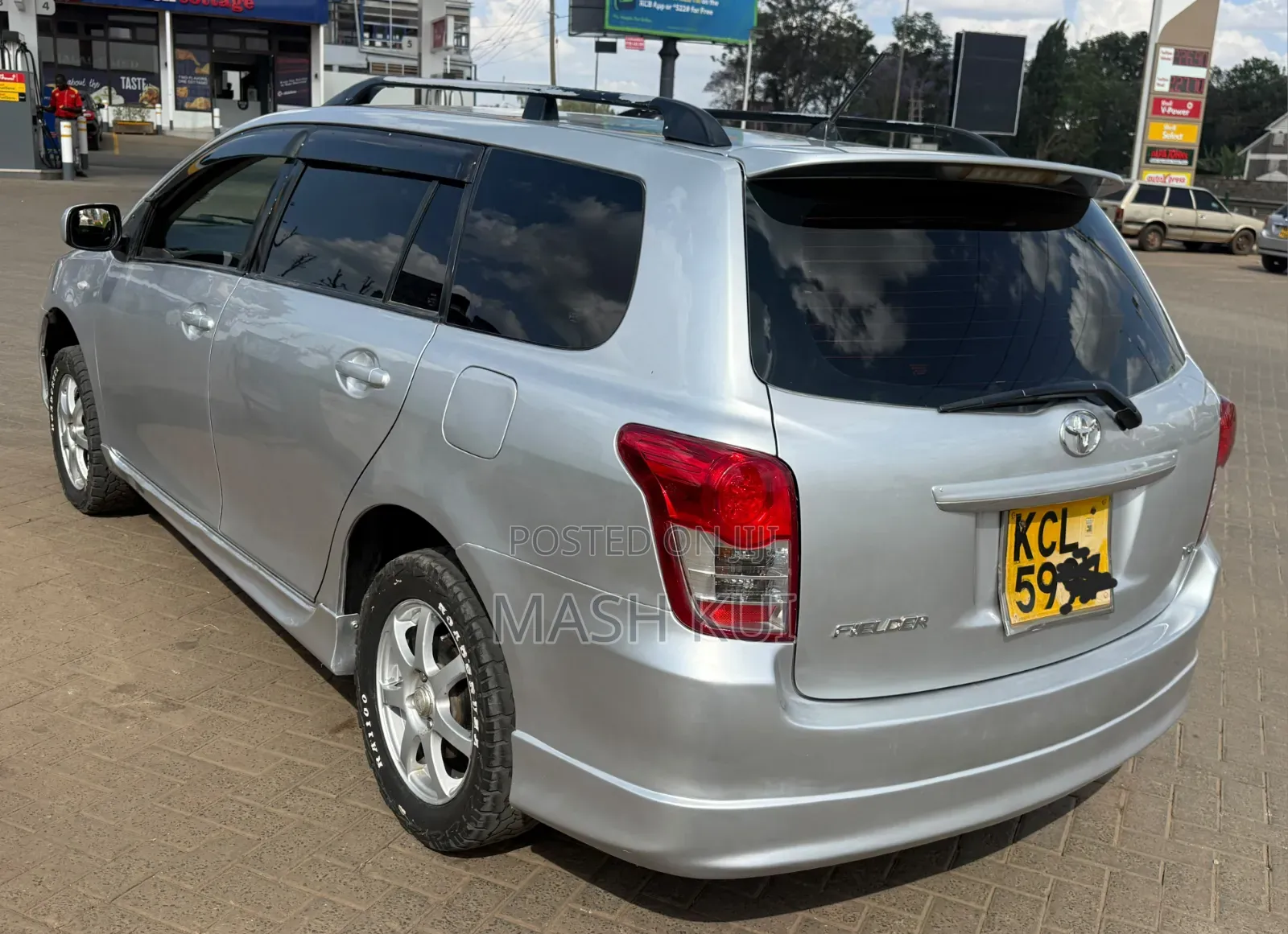 Toyota Corolla Fielder 2010 Silver