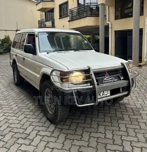 Mitsubishi Pajero Junior 1998 White