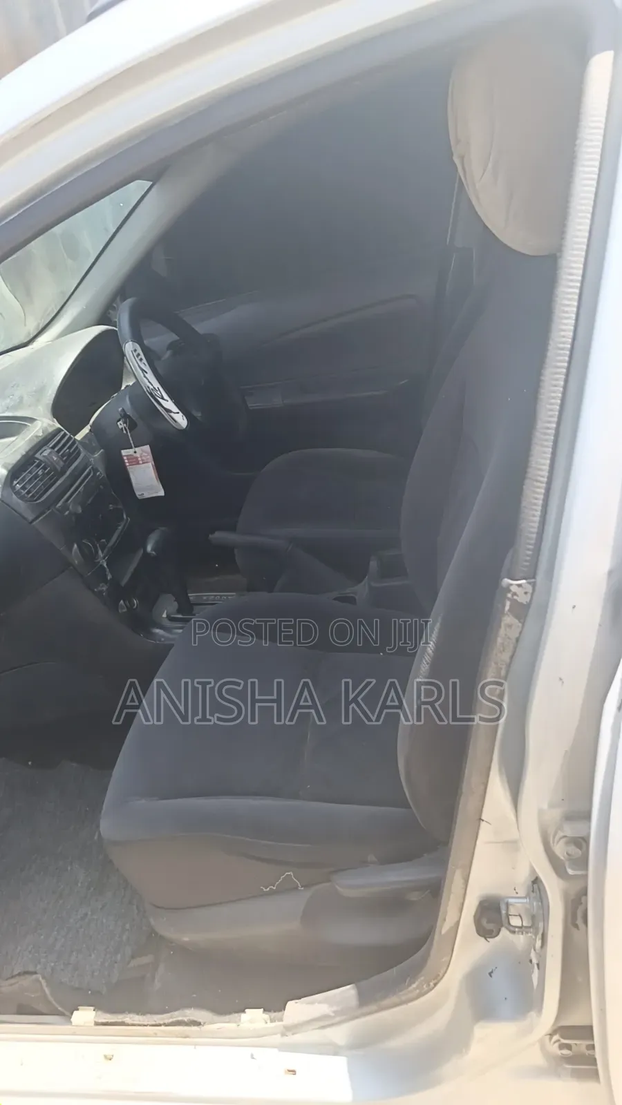 Nissan Advan 2002 Silver