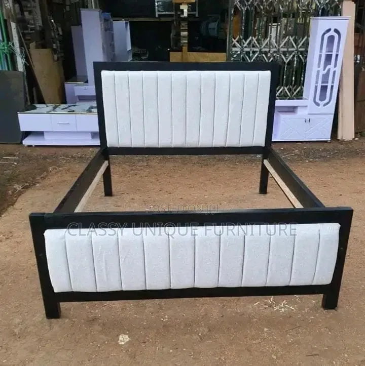 5x6 Black&white Bed