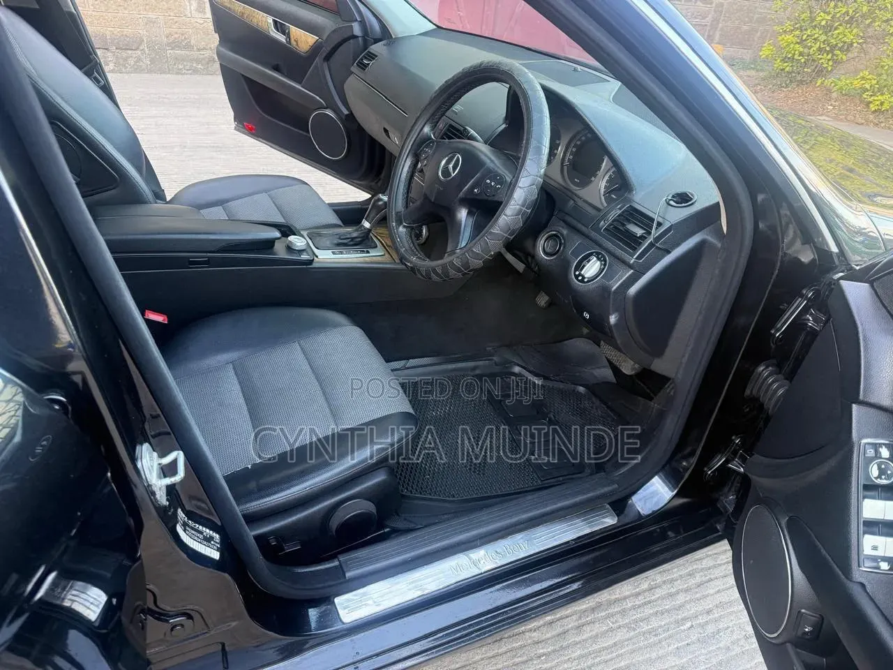 Mercedes-Benz C200 2009 Black
