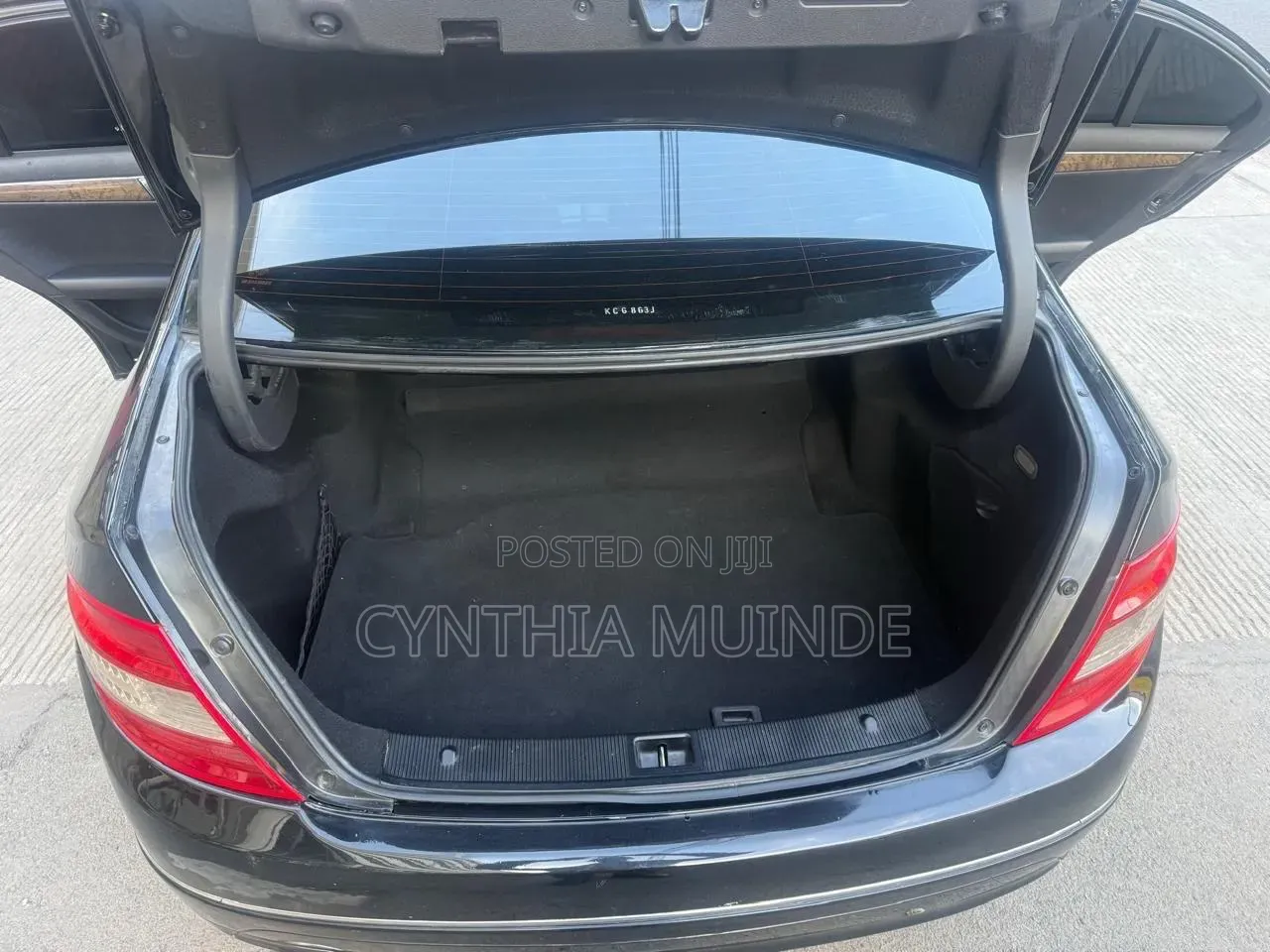 Mercedes-Benz C200 2009 Black