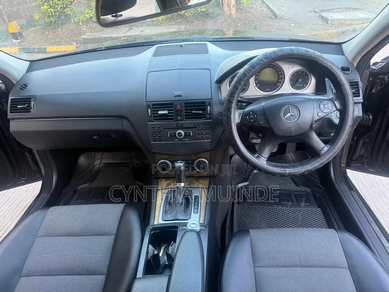 Mercedes-Benz C200 2009 Black
