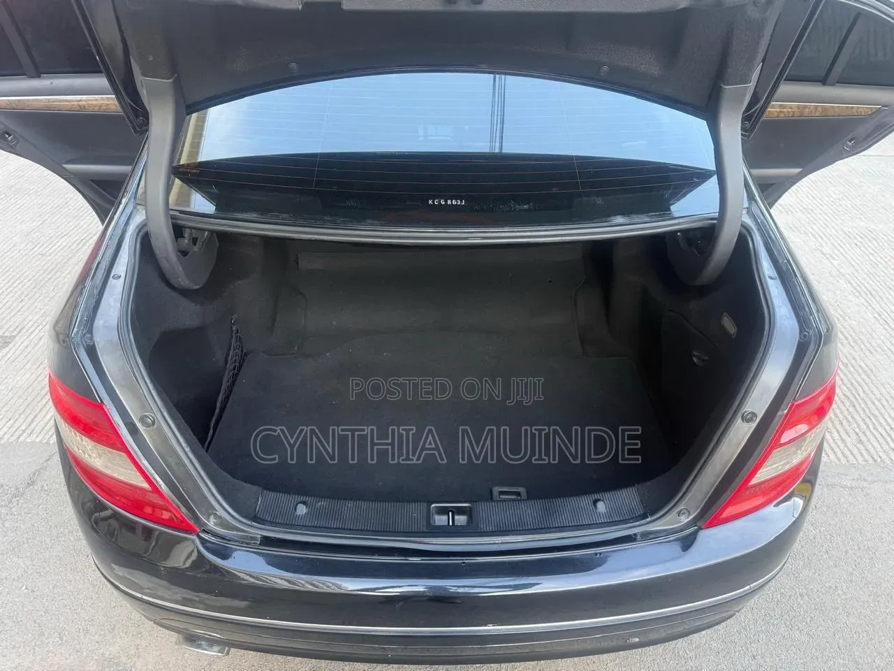 Mercedes-Benz C200 2009 Black