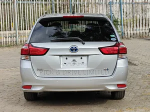 Toyota Corolla Fielder 2019 Silver