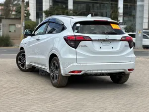 Honda Vezel 1.5 2WD 2019 White