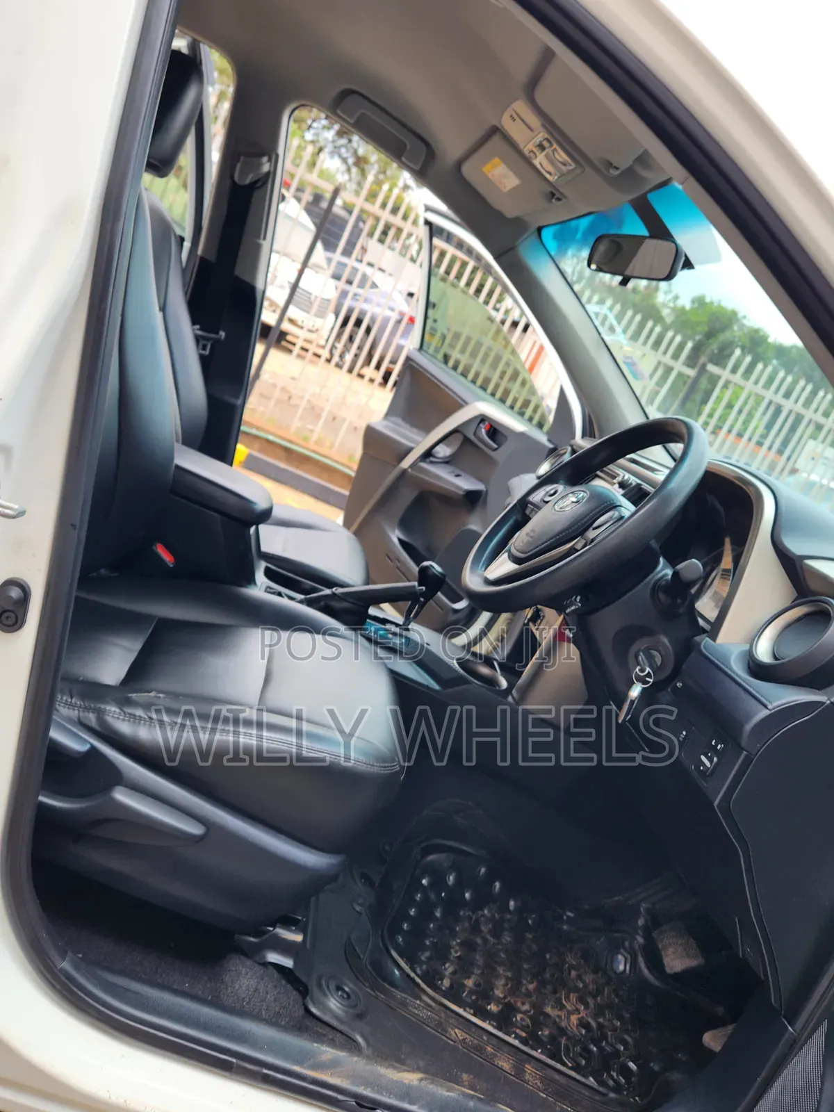 Toyota RAV4 2015 White