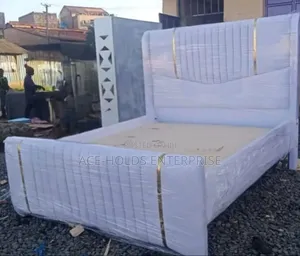Executive 5*6ft - Modern Chester Bed (Covered)