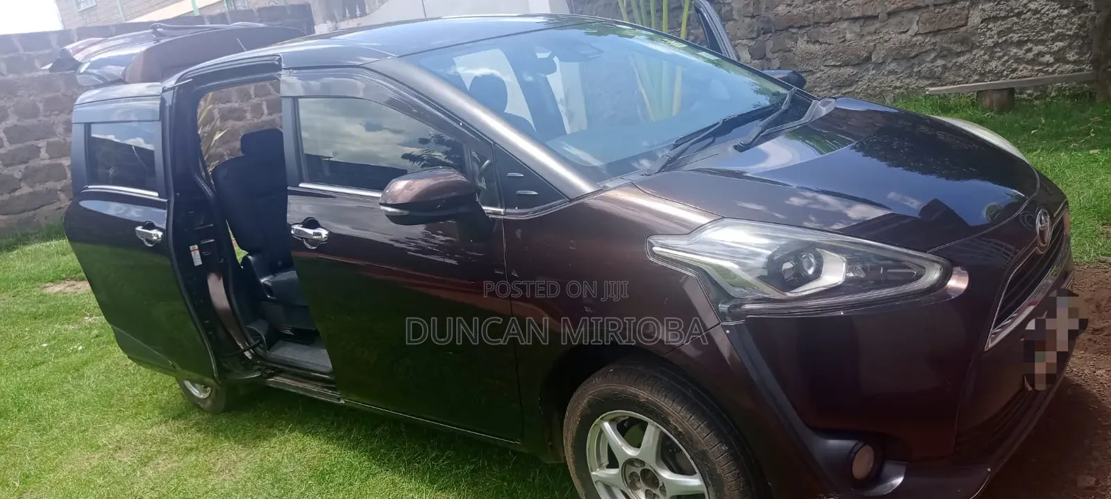 Toyota Sienta 2016 Brown