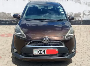 Toyota Sienta 2016 Brown