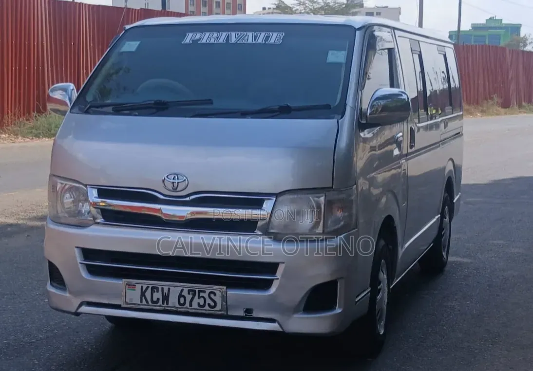 Toyota HiAce 2013 Silver