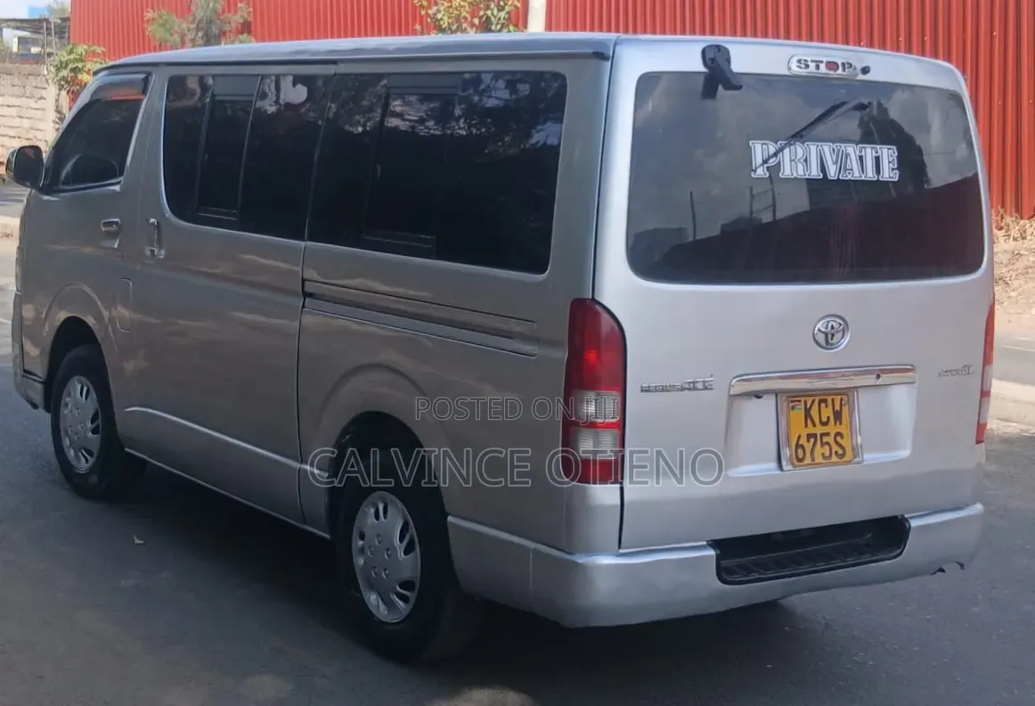 Toyota HiAce 2013 Silver