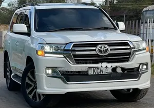 Toyota Land Cruiser 2010 White