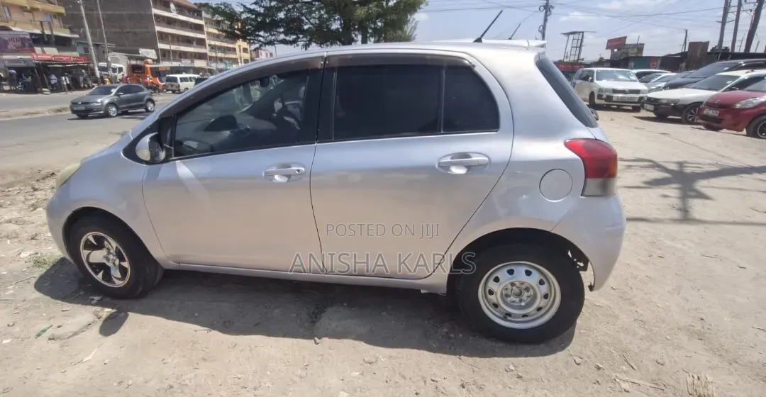 Toyota Vitz 2009 Purple