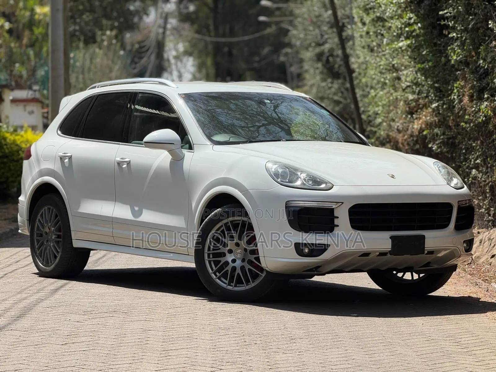 Porsche Cayenne 2016 White