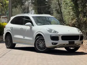Porsche Cayenne 2016 White