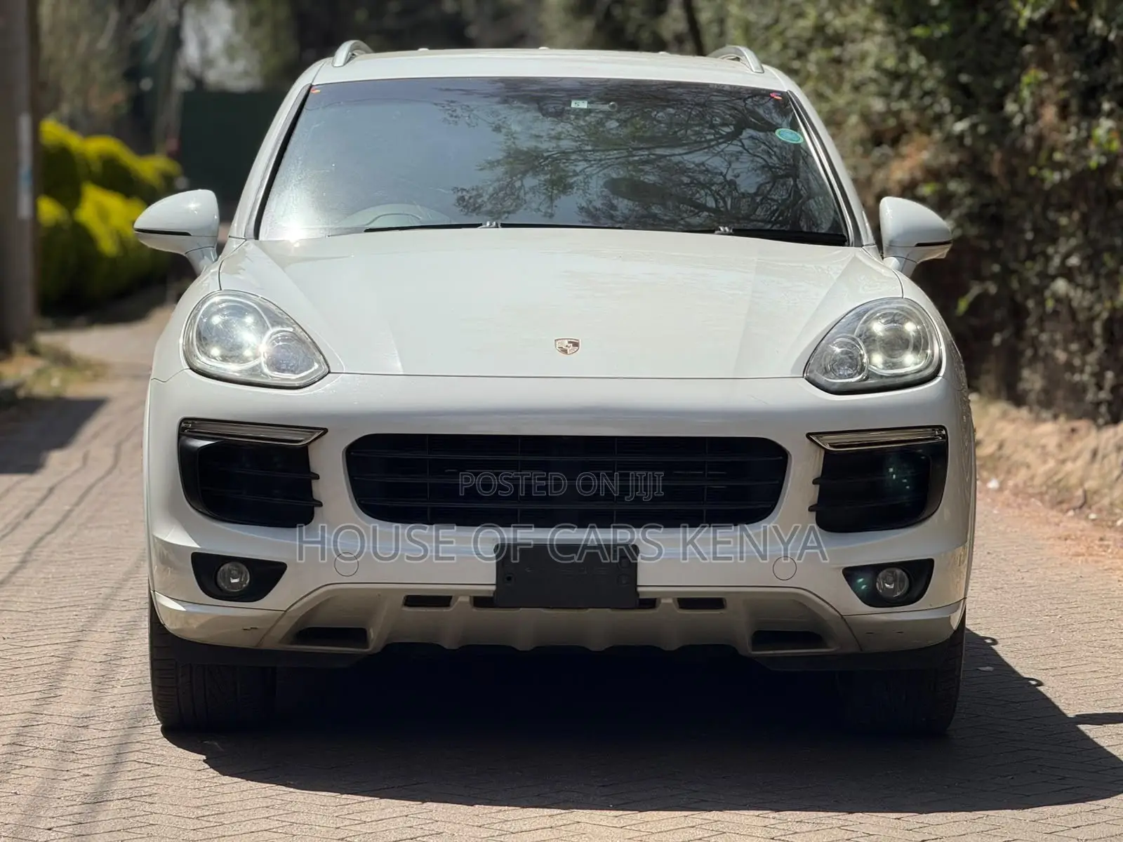 Porsche Cayenne 2016 White