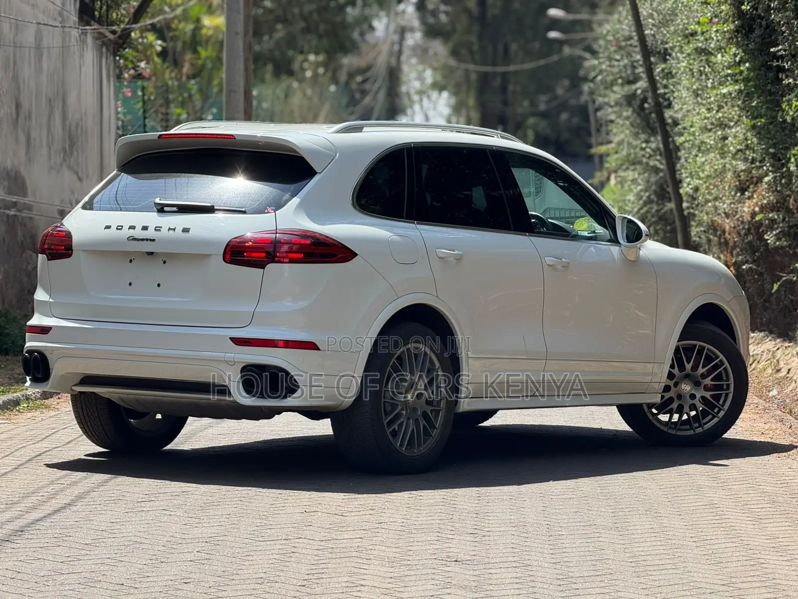 Porsche Cayenne 2016 White