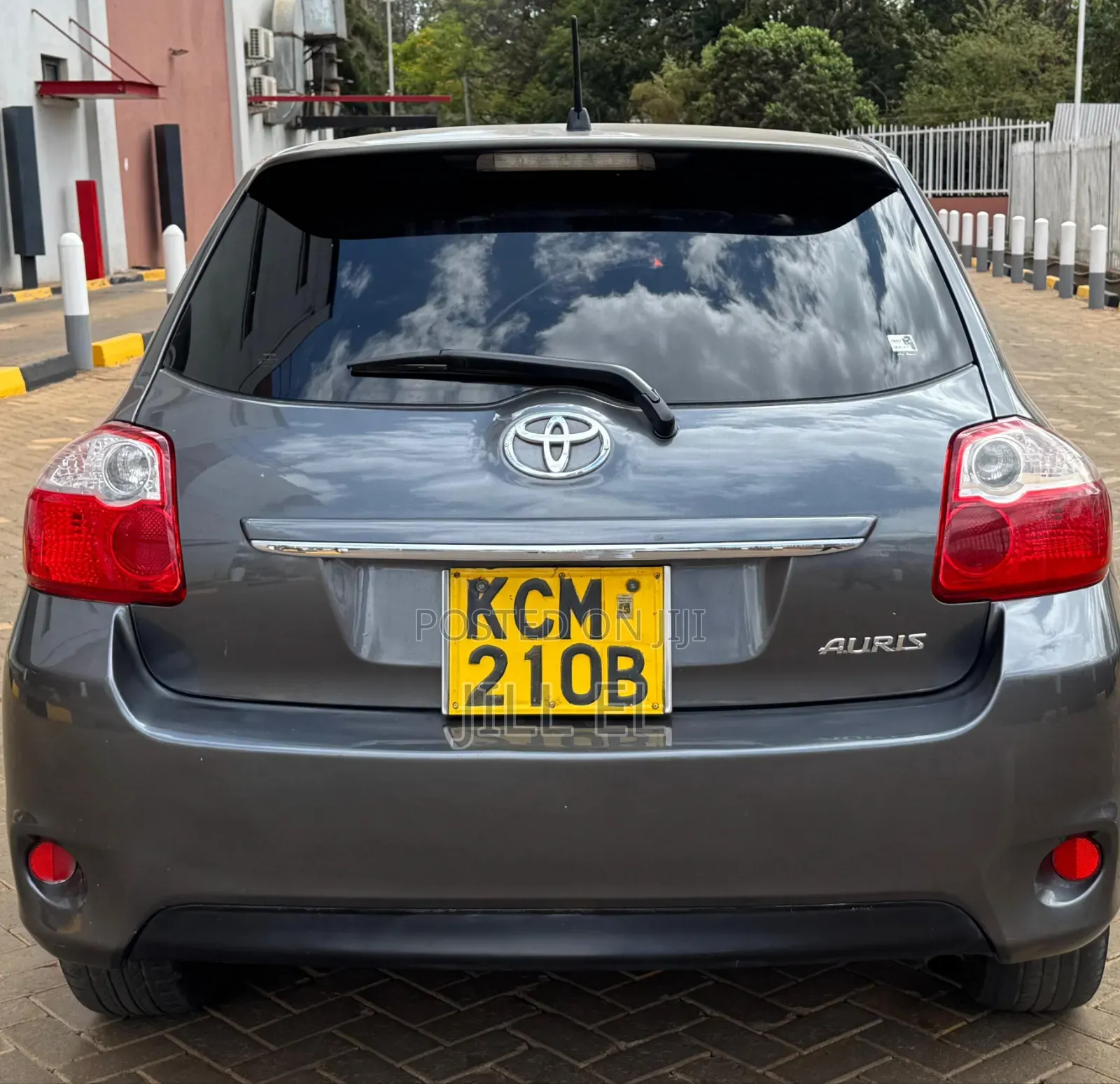 Toyota Auris 2010 Gray