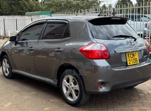 Toyota Auris 2010 Gray