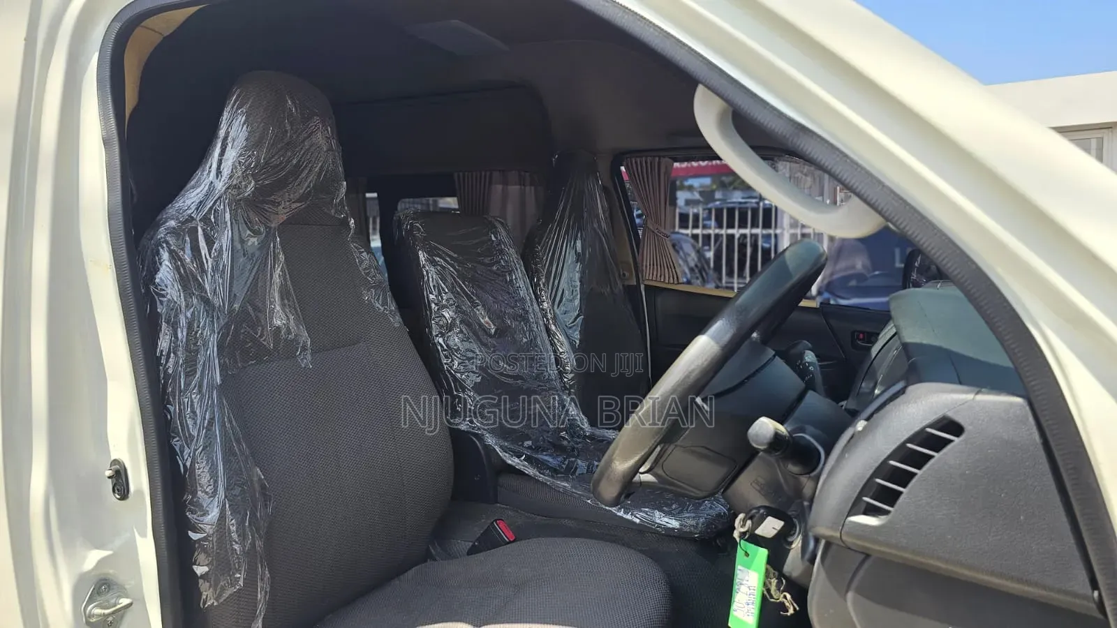 Toyota HiAce 2019 White