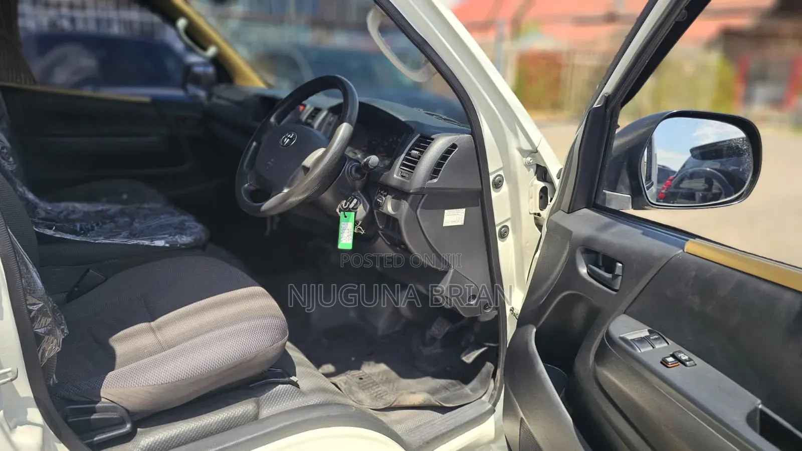 Toyota HiAce 2019 White