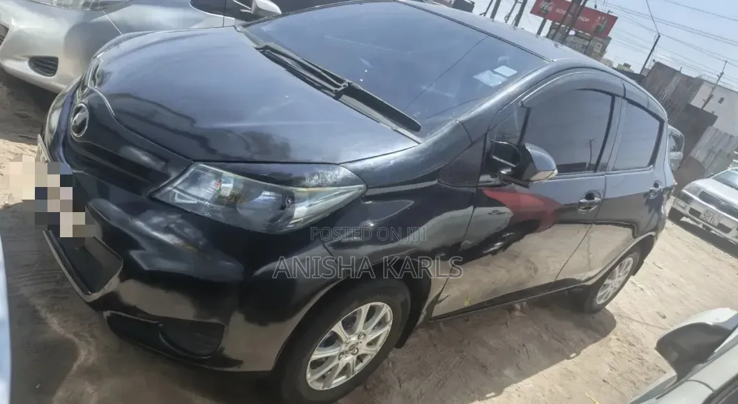 Toyota Vitz 2012 Black