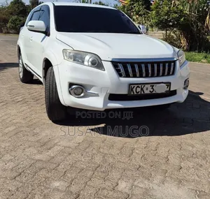 Toyota Vanguard 2010 White