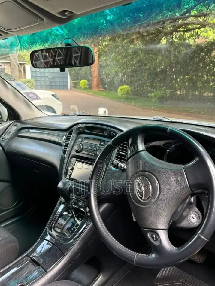 Toyota Kluger 2005 Silver