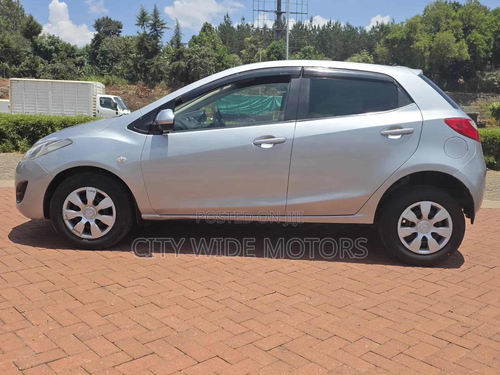 Mazda Demio 2011 Silver