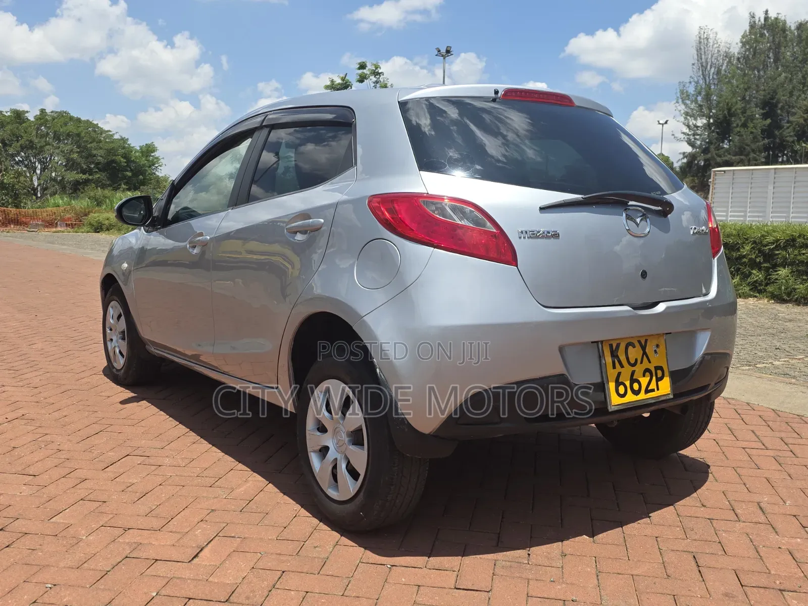 Mazda Demio 2011 Silver