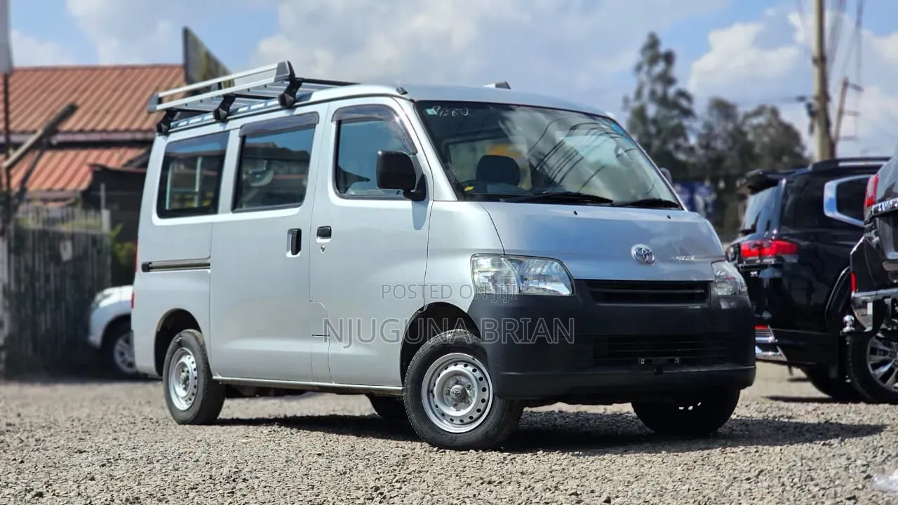 Toyota TownAce 2018 Silver