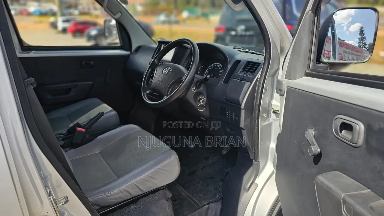 Toyota TownAce 2018 Silver